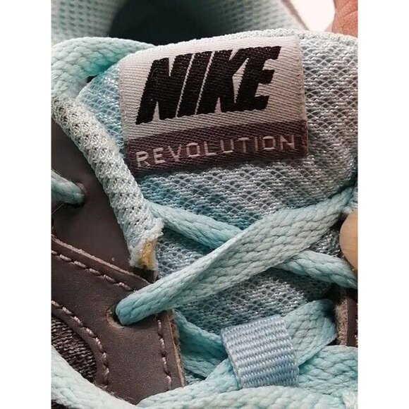 Nike Womens‎ Sneakers Revolution Gray Green Lace Up Running Shoe Low Top 7.5 - Picture 9 of 10